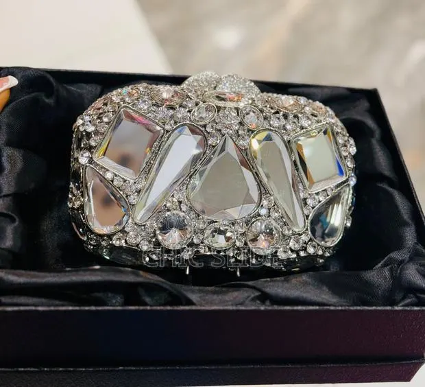 Top Notch Crystal Clutches · Photo 1