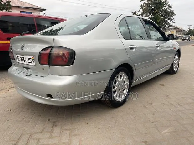 Nissan Primera 2009 Gray · Photo 1
