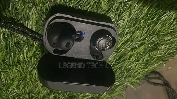 Original JBL Ear Buds · Photo 1