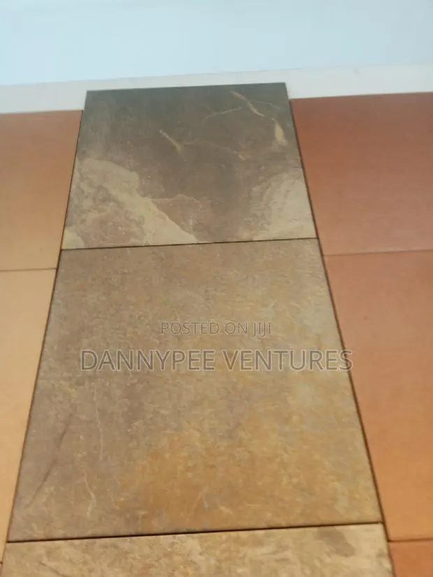 33/33 Spanish Compound Floor Tile · Photo 1