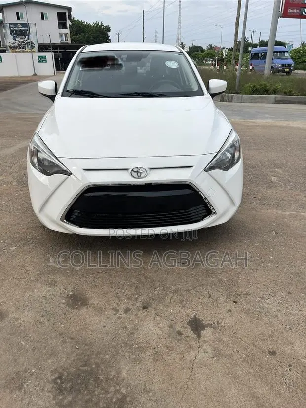 Toyota Yaris iA 1.5 FWD 2018 White · Photo 1