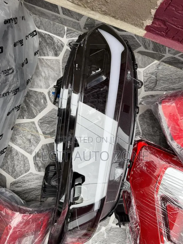 Honda Accord 2018,2019,2020,2021,2022, Spec Headlight Available · Photo 1