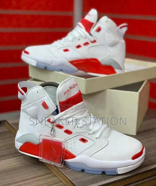 Air Jordan Retro 6 University Blue · Photo 2