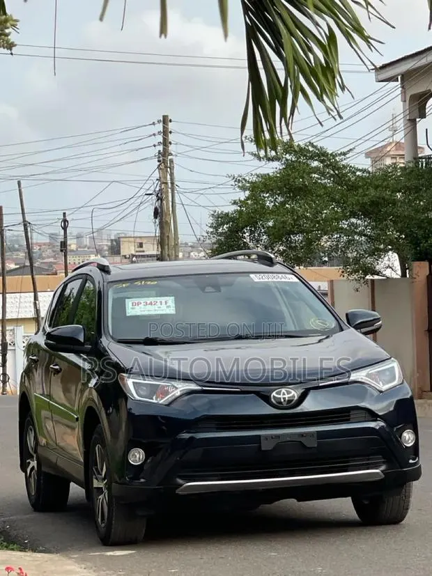 Toyota RAV4 2018 Black · Photo 1