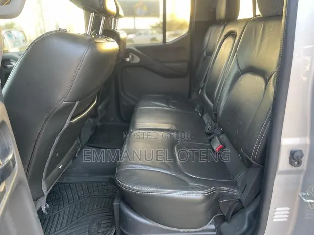Nissan Frontier 2021 Silver · Photo 1