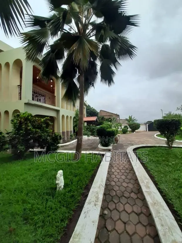 16bdrm House in Ofankor for sale