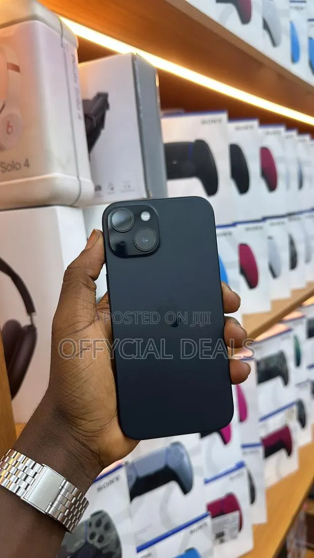 Apple iPhone 15 128 GB Black · Photo 1