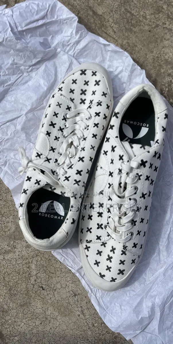 Roscomar Canvas Sneaker Size 43 · Photo 1