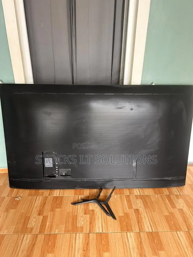 Samsung Smart Slim Tv 82inch
