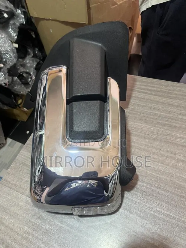 Ford F150 2022-2025 Side Mirror With Camera and Blindspot Sensor Fold · Photo 1