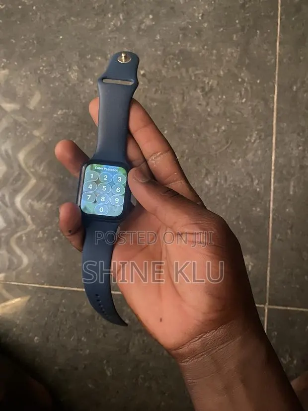 Apple Watch Series 6 44mm · Photo 1
