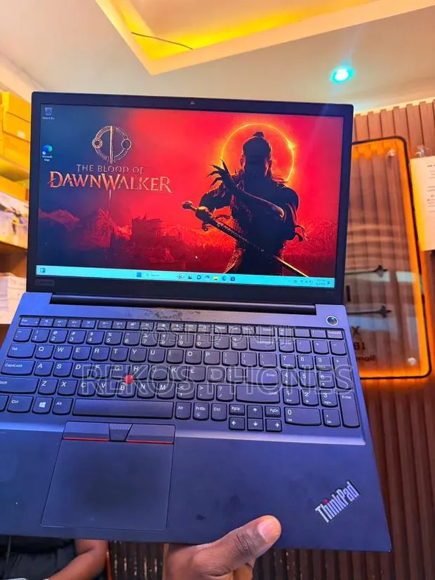 New Laptop Lenovo ThinkPad E15 8GB Intel Core i3 SSD 256GB · Photo 1