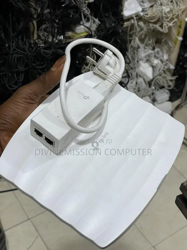 TP Link EAP225 Omada, AC 1350 Wireless Band Gigabit . · Photo 1