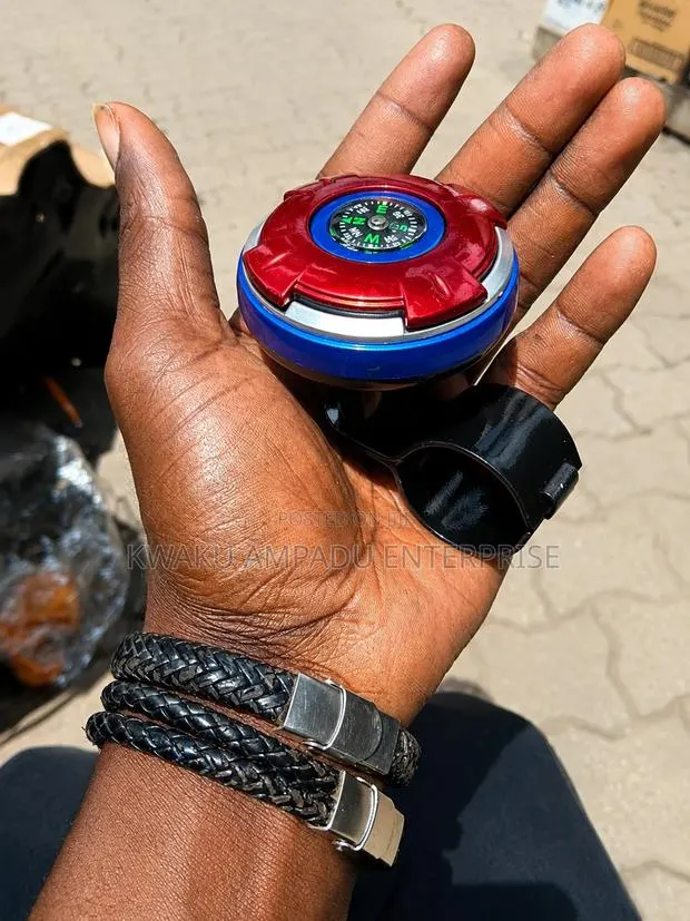 Steering Knob With Compass - Universal · Photo 1