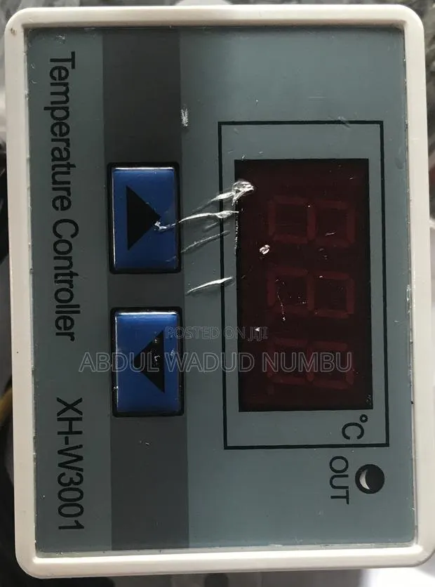 Incubator Thermostat · Photo 1