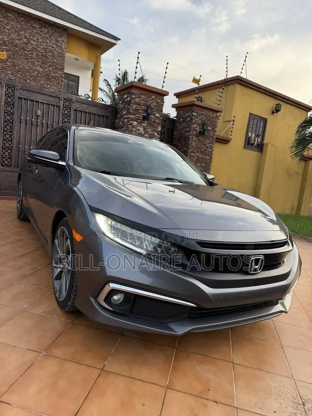 Honda Civic Touring Sedan 2019 Gray · Photo 1
