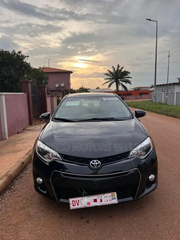 Toyota Corolla S 4dr Sedan (1.8L 4cyl CVT) 2016 Black · Photo 1