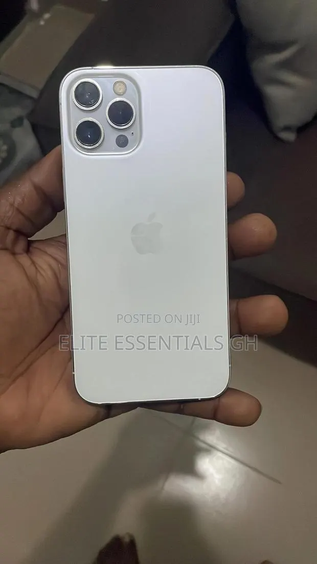Apple iPhone 12 Pro Max 256 GB White · Photo 1