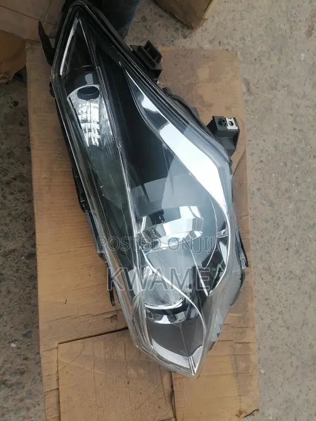 Suzuki Ciaz 2016-2020 Headlights(l) · Photo 1
