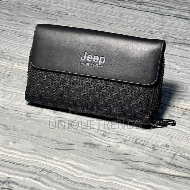 Jeep Leather Pouches · Photo 1