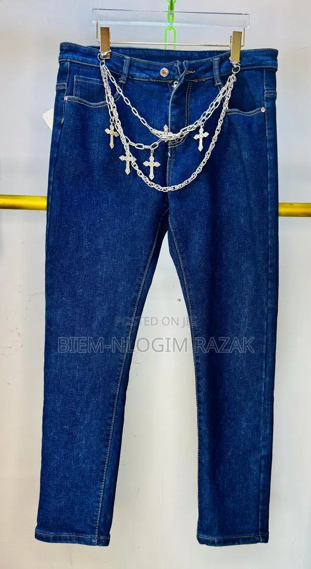 Stock Jeans Available · Photo 4