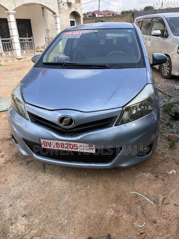 Toyota Vitz 2012 Blue