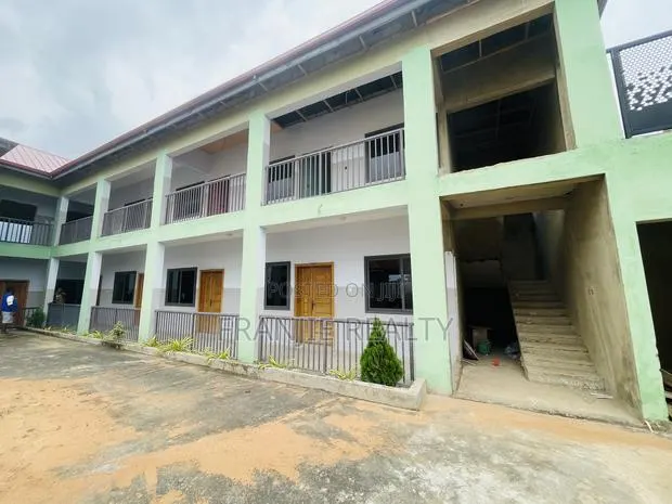 16bdrm House in Kasoa for sale · Photo 1