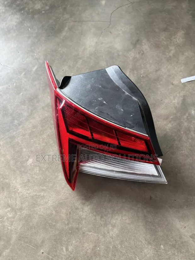 2021-2024 Hyundai Elantra Lh Tail Light · Photo 1