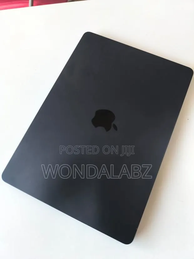 Laptop Apple MacBook Air 2025 M4 16GB Apple M4 Pro SSD 512GB · Photo 1