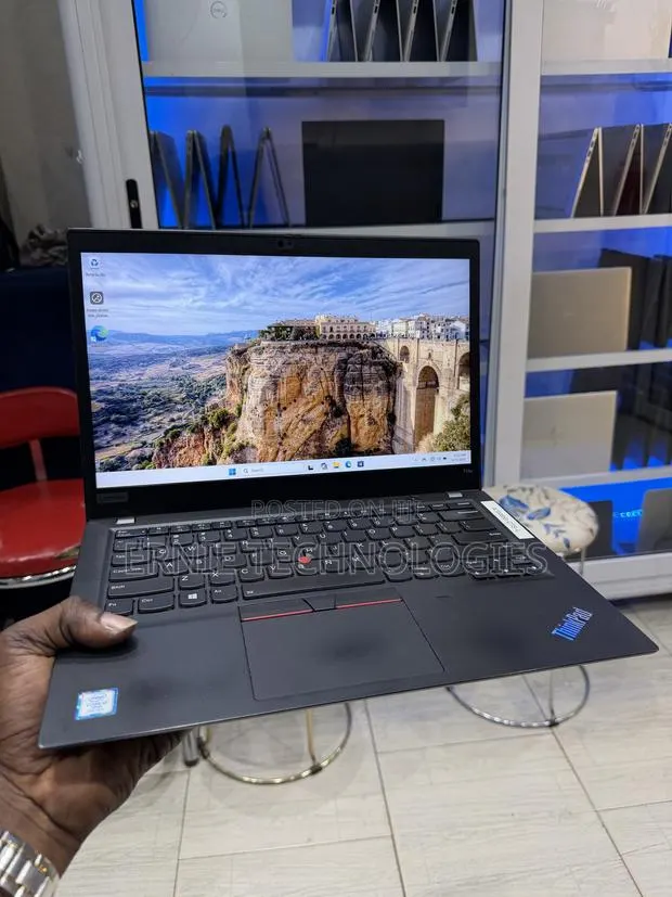 Laptop Lenovo ThinkPad T14 16GB Intel Core i7 SSD 256GB · Photo 1