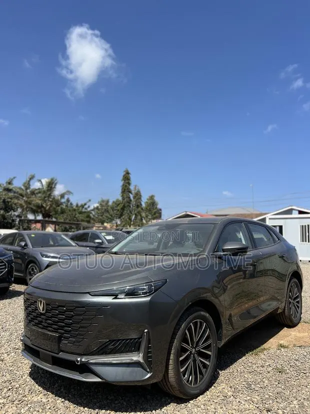 New Changan UNI-K 2.0 Petrol AWD 2025 Gray · Photo 1
