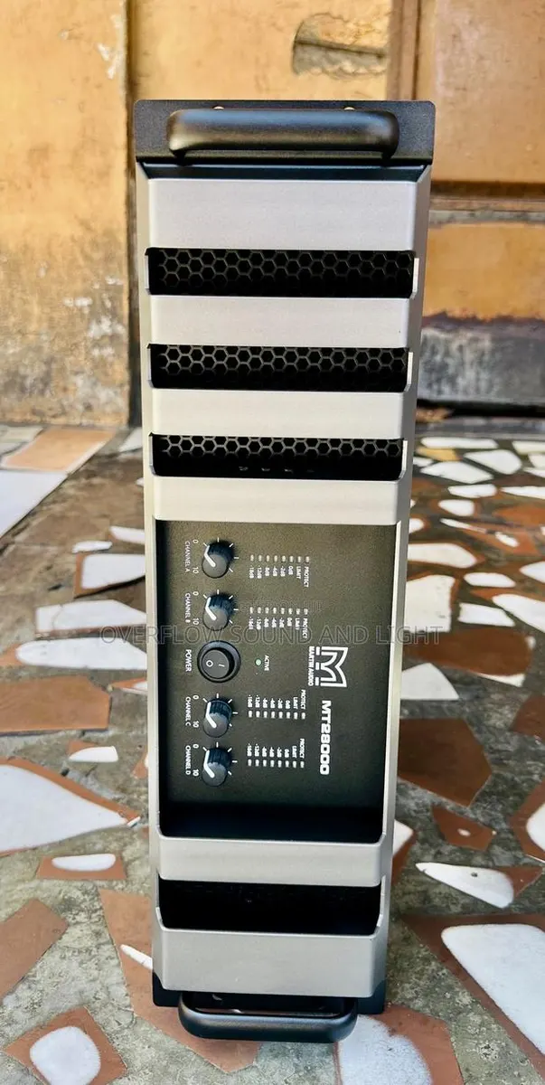 Martin Audio MT28000 · Photo 1