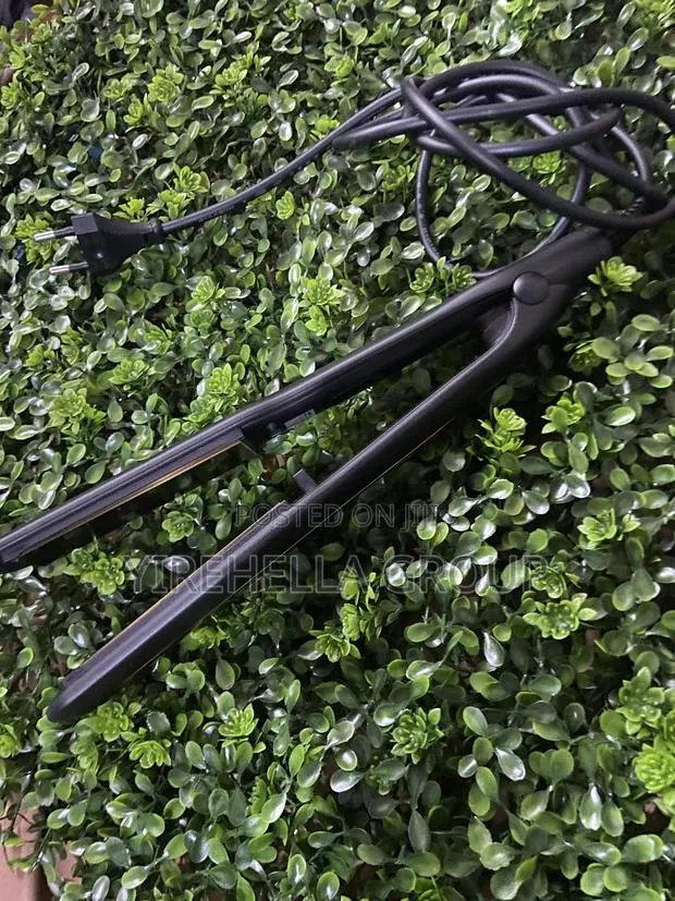 Hair Straightener · Photo 1