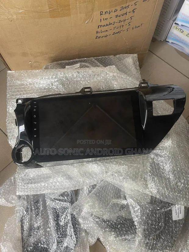 Toyota Hilux 2017 Android Infotainment Upgrade · Photo 1