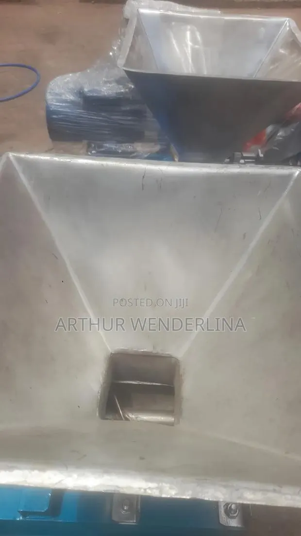 Commercial Palmnut Processor Grinder · Photo 3