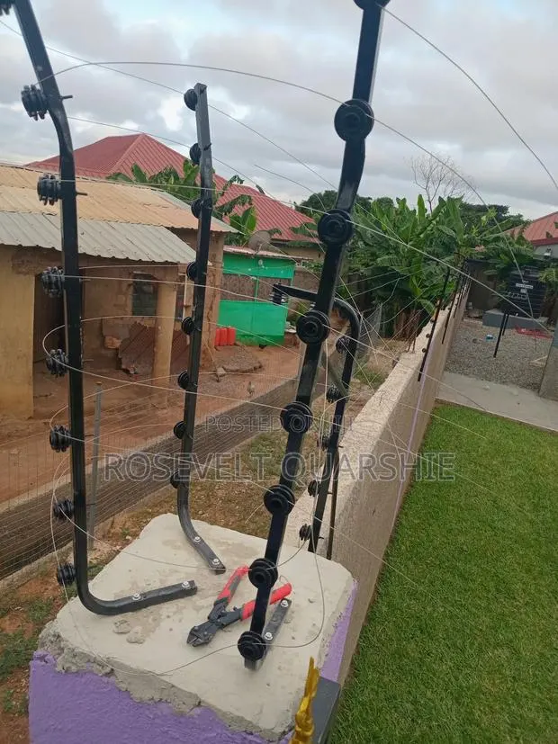 Electric Fence Square Pipes · Photo 1