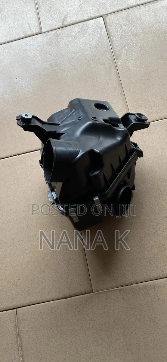 Hr v 2016,2017,2018,2019,2020,2021,2022 Air Cleaner Box · Photo 1