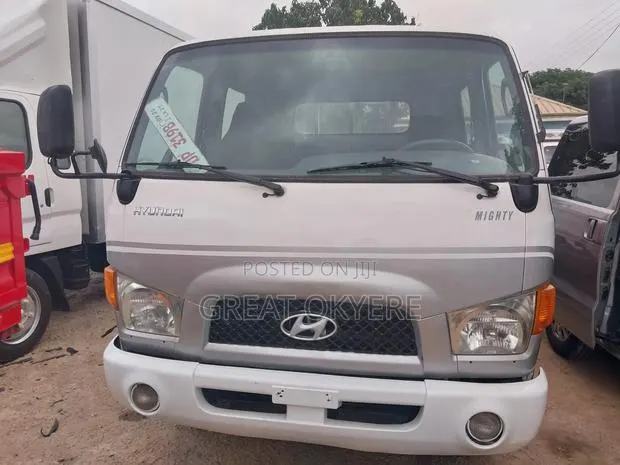 Hyundai Mighty Double Cabin · Photo 1