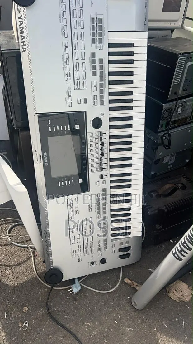 Yamaha Tyros 3 From Germany With Stand · Photo 1