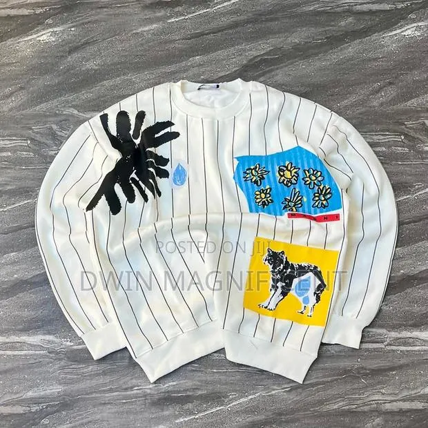 Graphic Patch Sweater · Photo 1