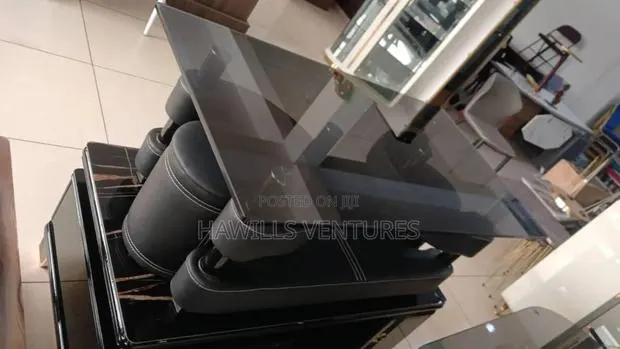 Executive Center Table · Photo 1