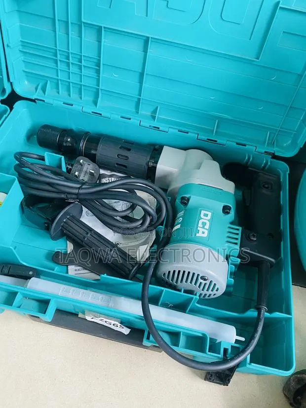 DCA 1050W Percussion Hammer Drill / Chipping Gun · Photo 1