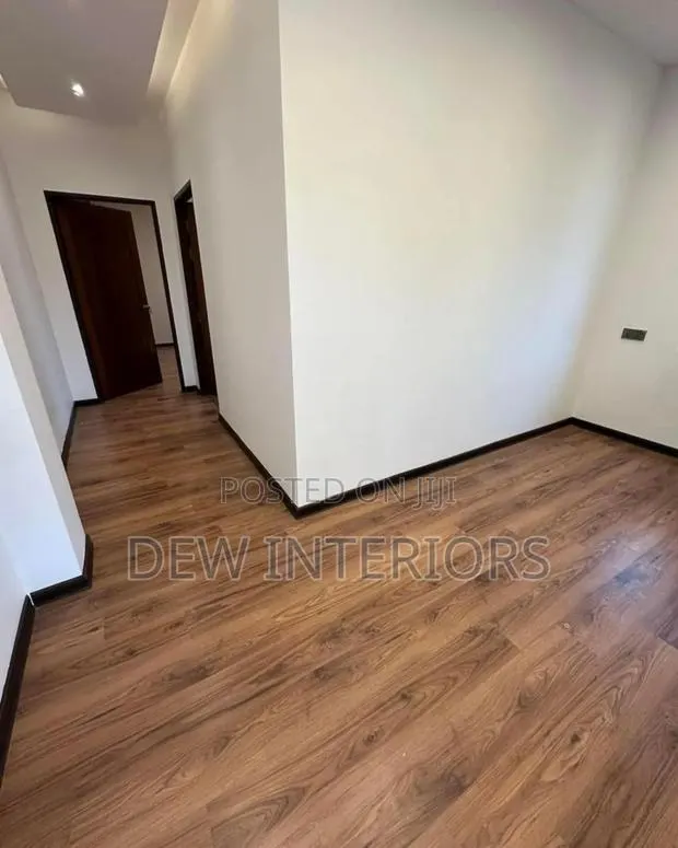 Laminate,Vynil and SPC Floor Sales and Installation · Photo 1