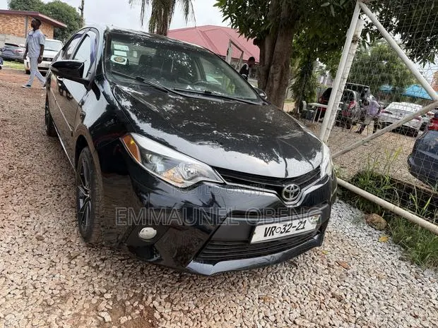 Toyota Corolla 2016 Black · Photo 1