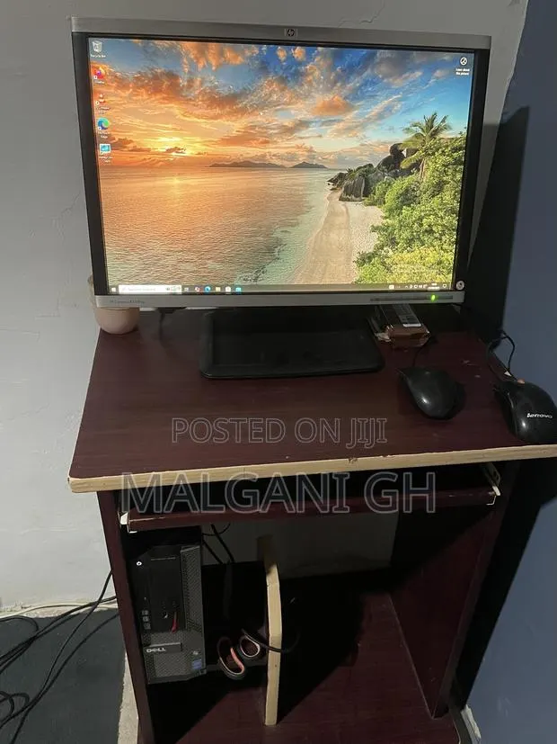 Desktop Computer Dell 4GB Intel Core i3 HDD 250GB · Photo 1