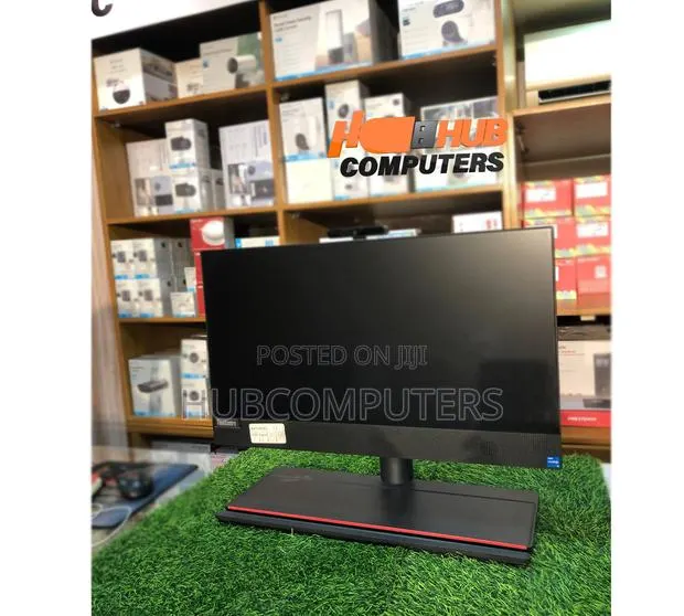 Desktop Computer Lenovo ThinkCentre 22 16GB Intel Core i5 SSD 256GB · Photo 1