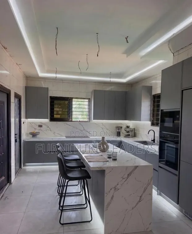Kitchen Cabinet · Photo 1