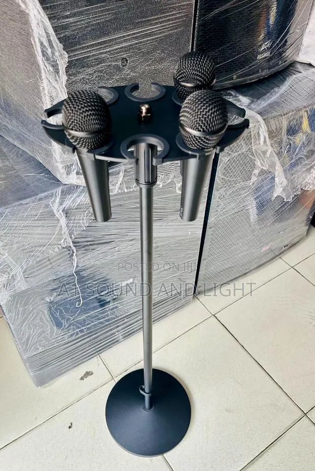 8-in-1 Microphone Holder With Roundbase Stand · Photo 1