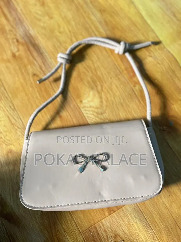 Ladies Handbags · Photo 1