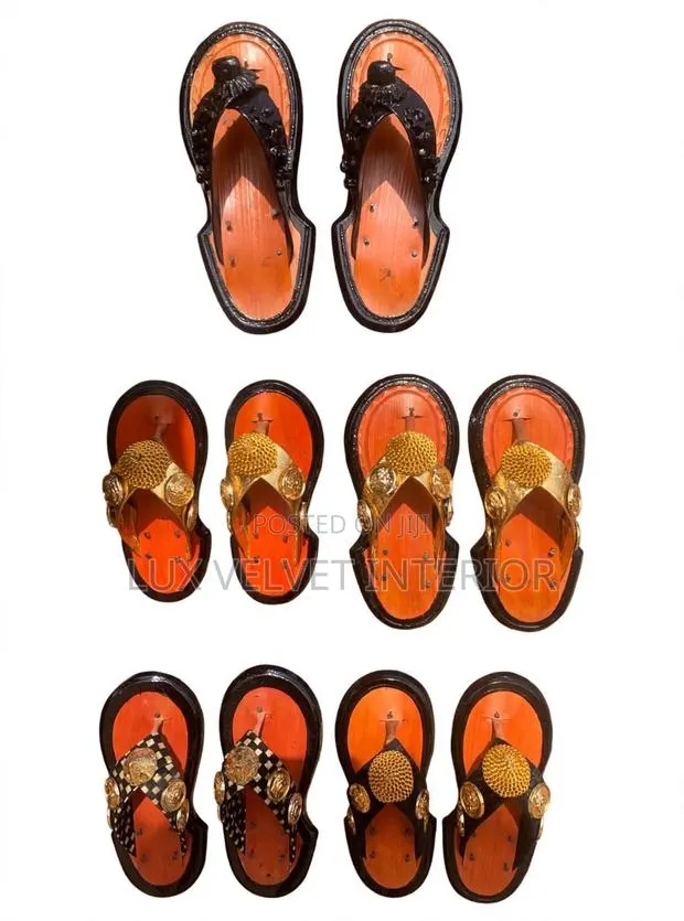 Royal Ahenema Slippers for Kids- Black & Gold · Photo 1